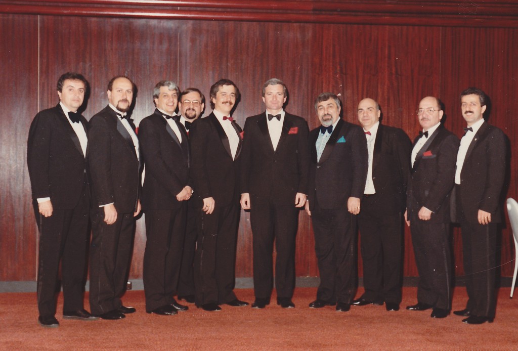 1986- Left to right – Arto Karagelinian, Vahe Artinian, Vahe Boyadjian, Jirair Constantian, Aram Hagopian, PREMIER OF NSW Hon. Nick Greiner, Zaven Tchetchenian [Chairman], Hovaness Kouyoumdjian, George Izmiritlian, Antranig Kapterian